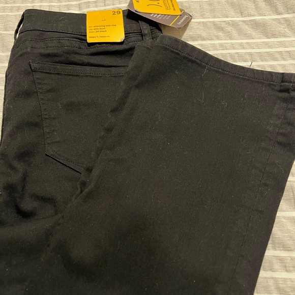 Yummie Slim Bootcut Jean - Picture 2 of 10